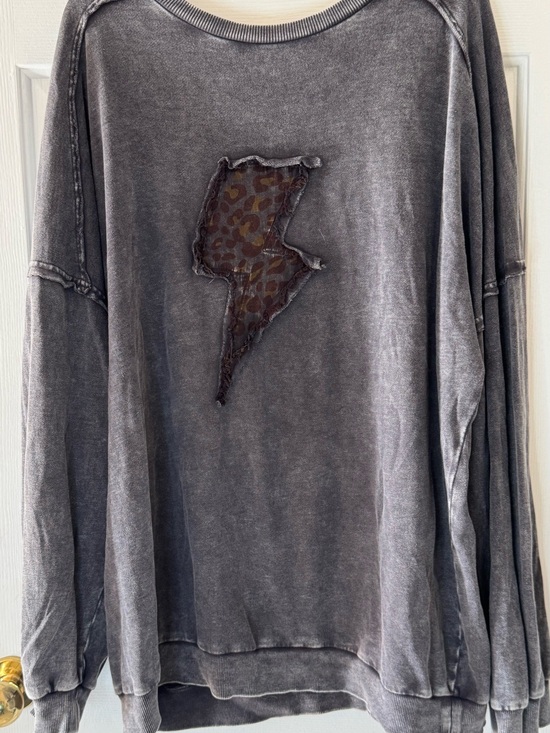 easel Tops - Easel Gray Mineral Wash Lightning Bolt Sweatshirt 2X Oversized Leopard Patch